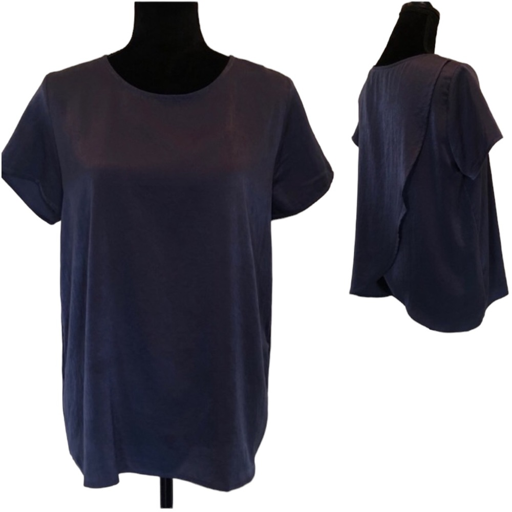 Lumiere shortsleeved pullover flowy casual navy blue top open back size large